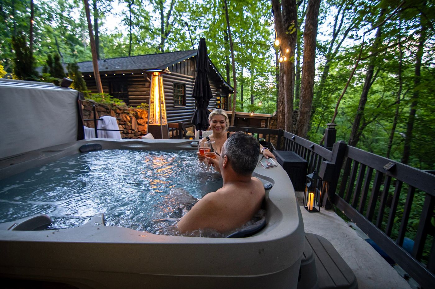 Cliffside terrace & hot tub 5