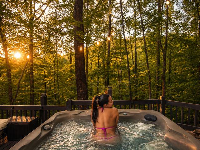 Cliffside terrace & hot tub